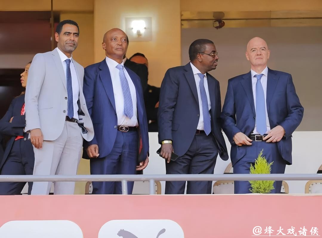 非洲杯夺冠!总统宣布:球员12万美元+1500平米土地 全国放假 非洲杯夺冠!总统宣布:球员12万美元+1500平米土地 全国放假